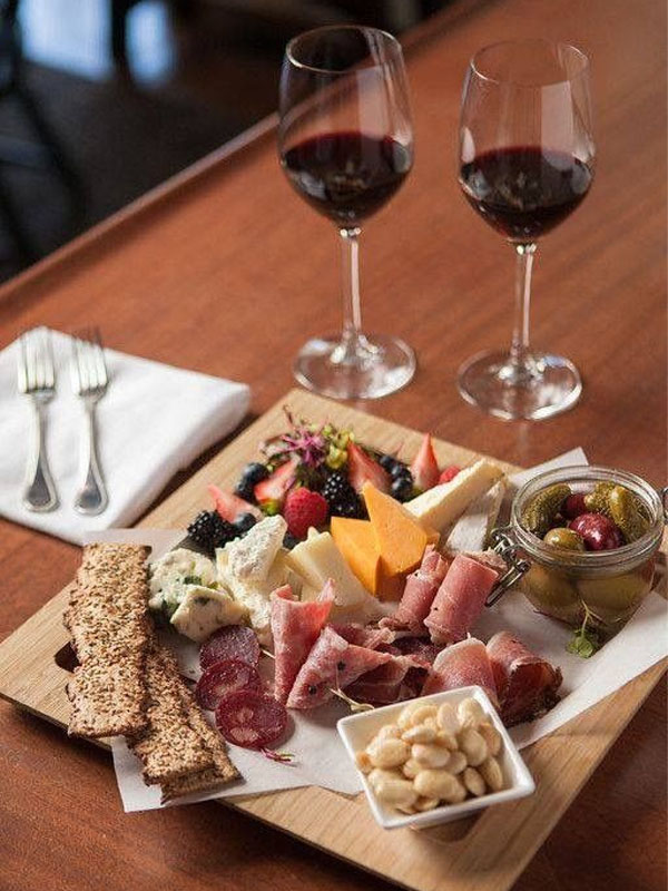 Rượu domaine faiveley frémiets volnay premier cru 2017