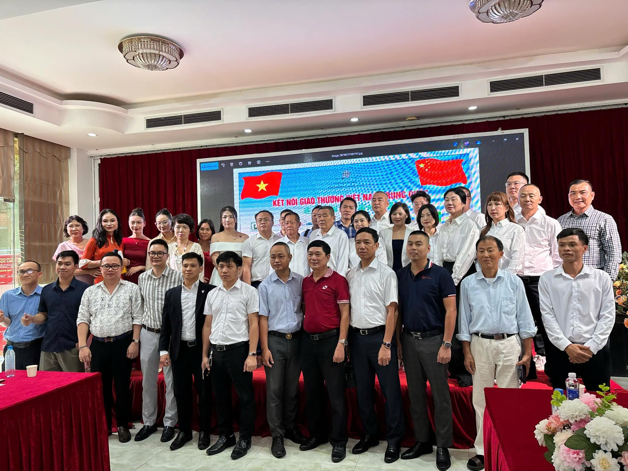 Hợp tác giữa Công ty Cổ phần Sóc Đỏ và doanh nghiệp Trung Quốc