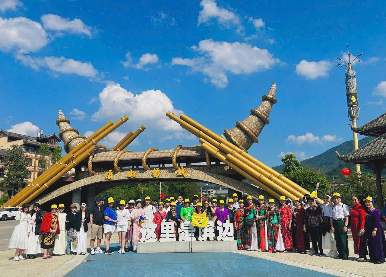 Tour du lịch Hà Khẩu - Bình Biên - Mông Tự 2N1Đ